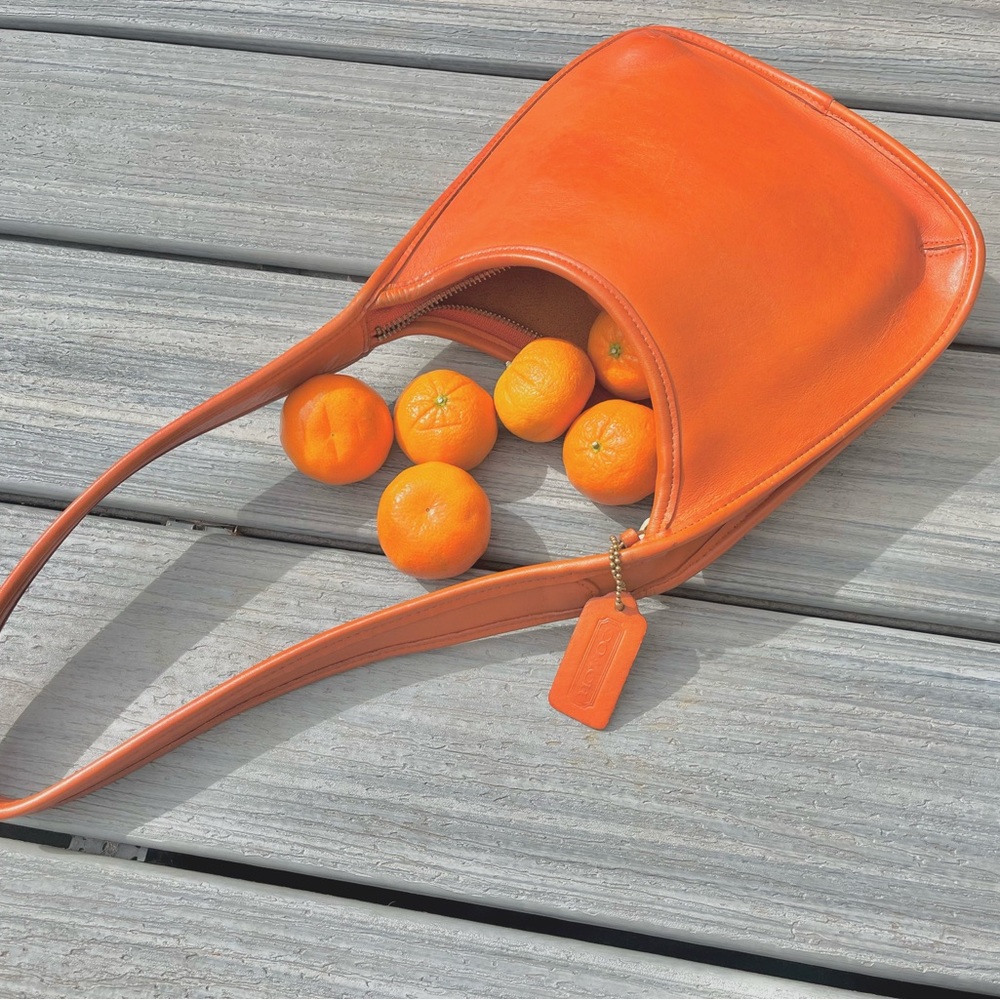 Vintage coach tangerine ergo 9020